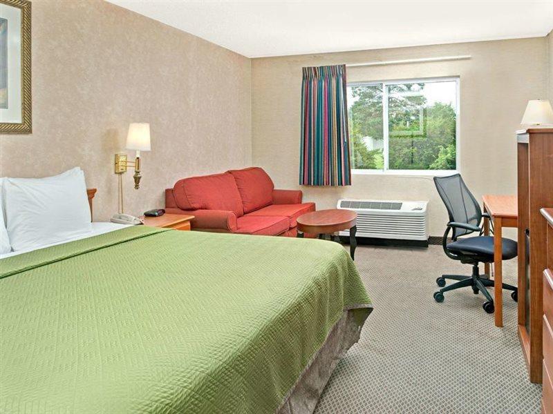 Travelodge By Wyndham Lincoln Airport I-80 Buitenkant foto