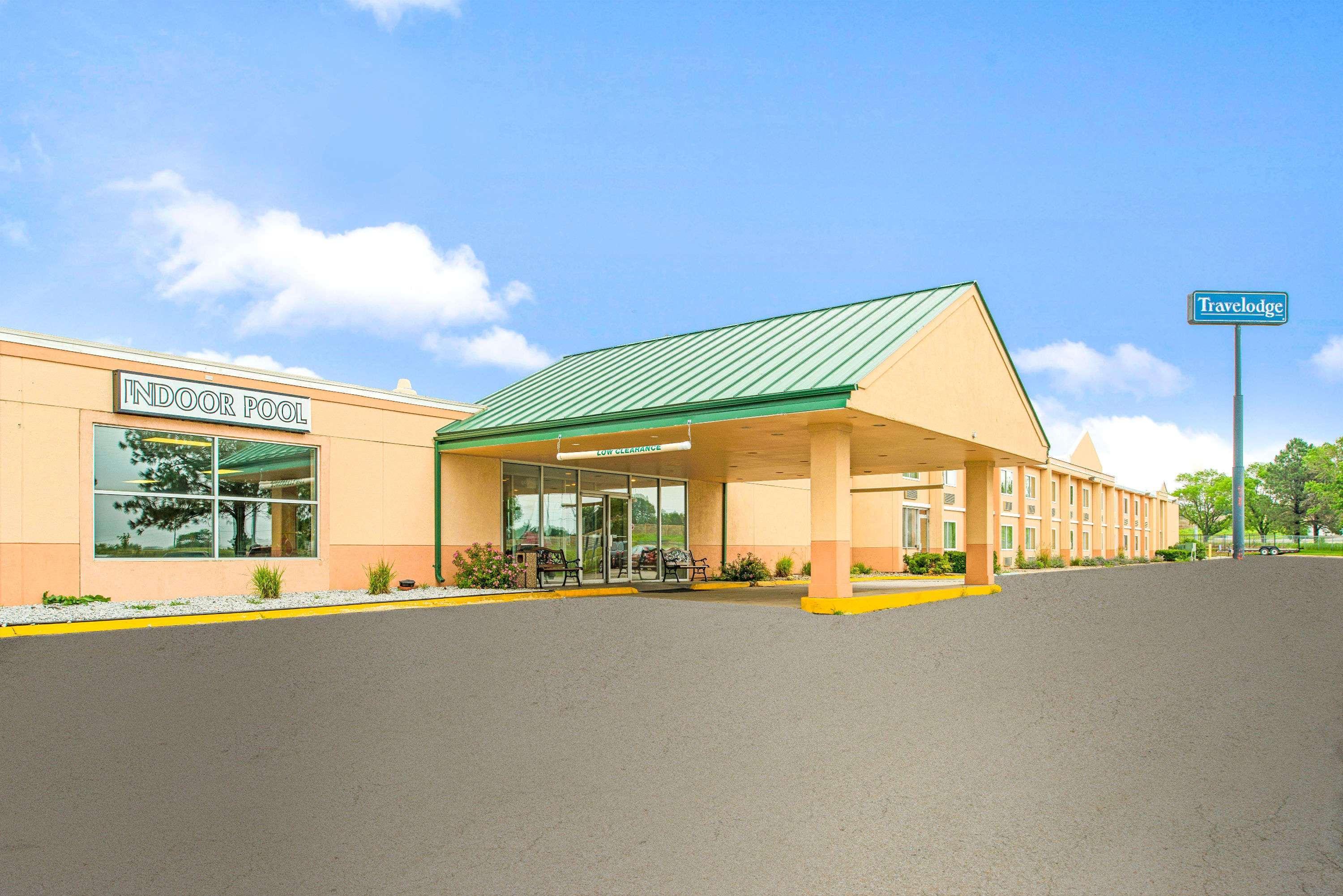 Travelodge By Wyndham Lincoln Airport I-80 Buitenkant foto