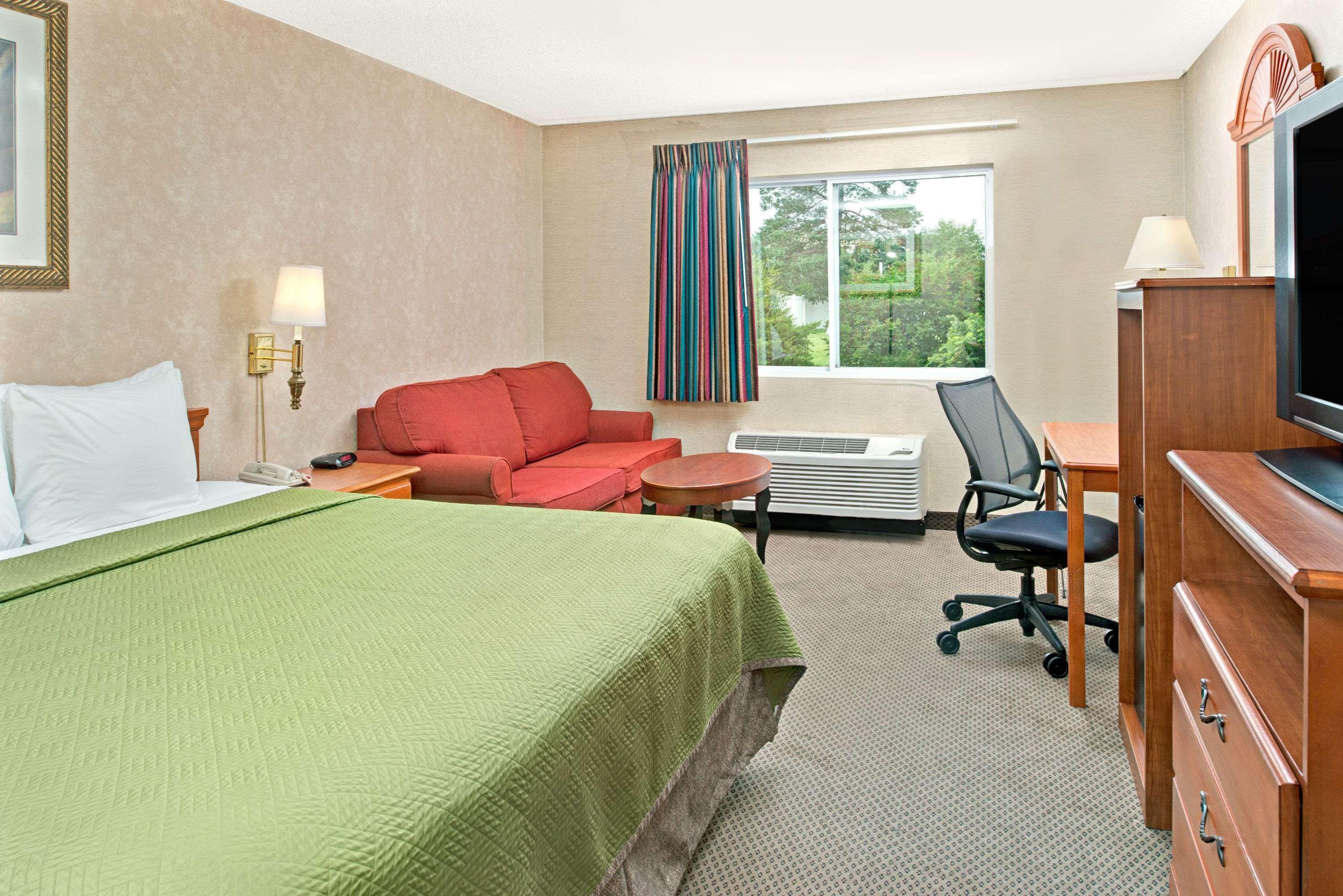 Travelodge By Wyndham Lincoln Airport I-80 Buitenkant foto