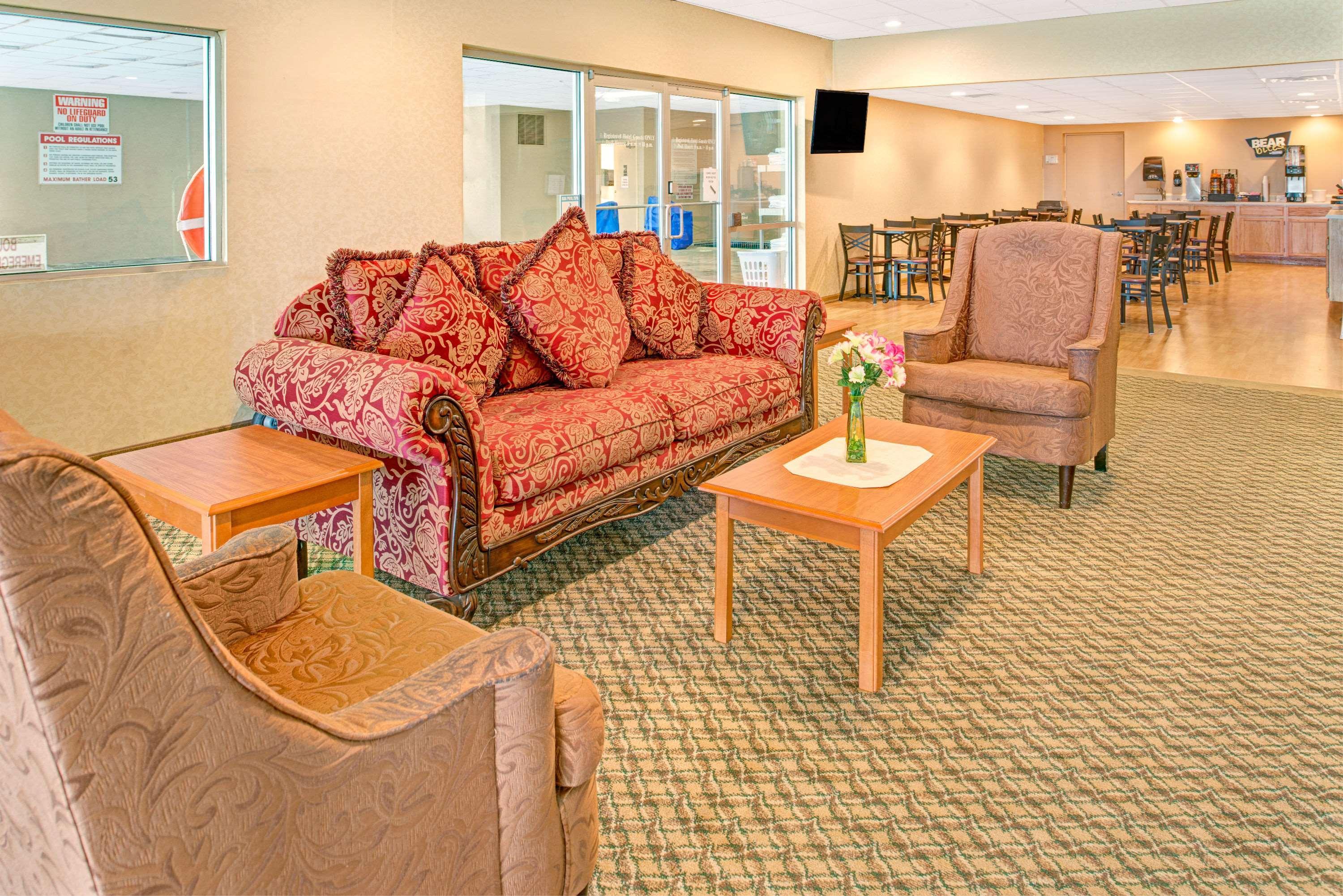 Travelodge By Wyndham Lincoln Airport I-80 Buitenkant foto